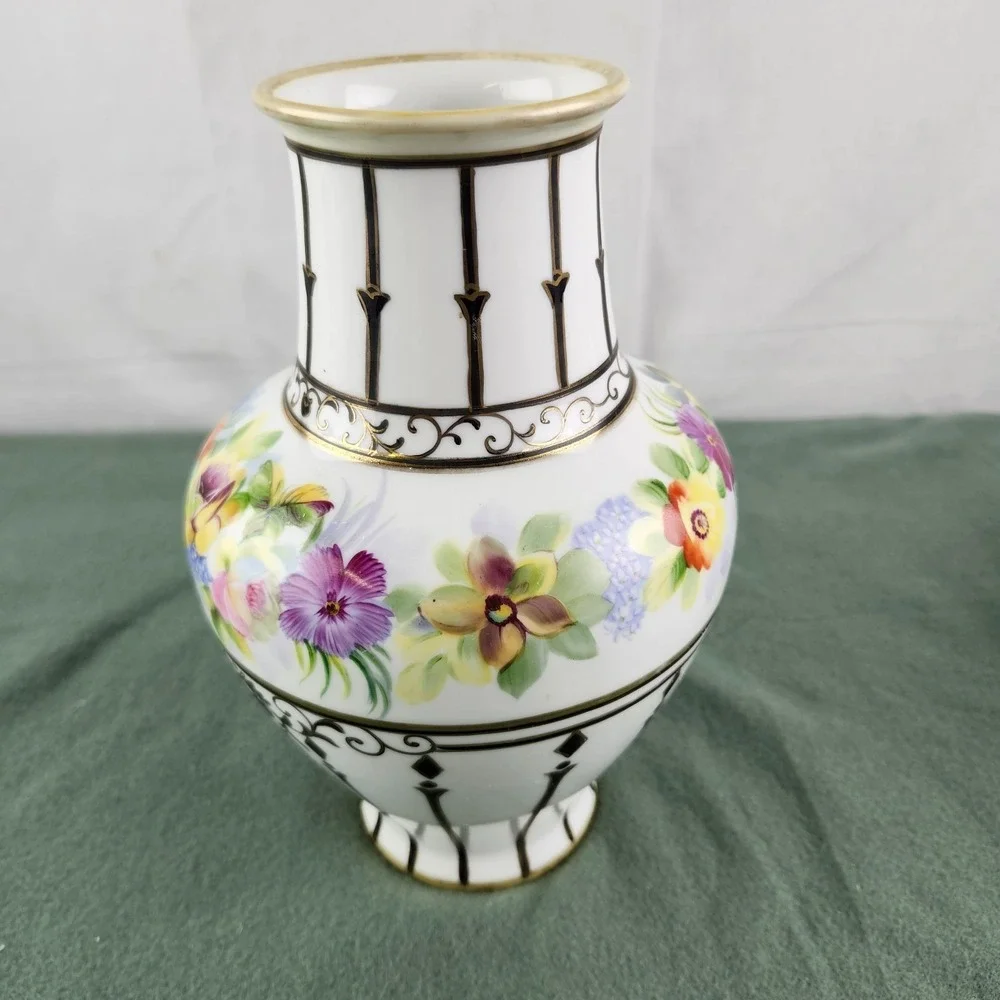 Nippon Hand-Painted Vase Morimura Brothers‎ Floral w/ Vertical Accents
